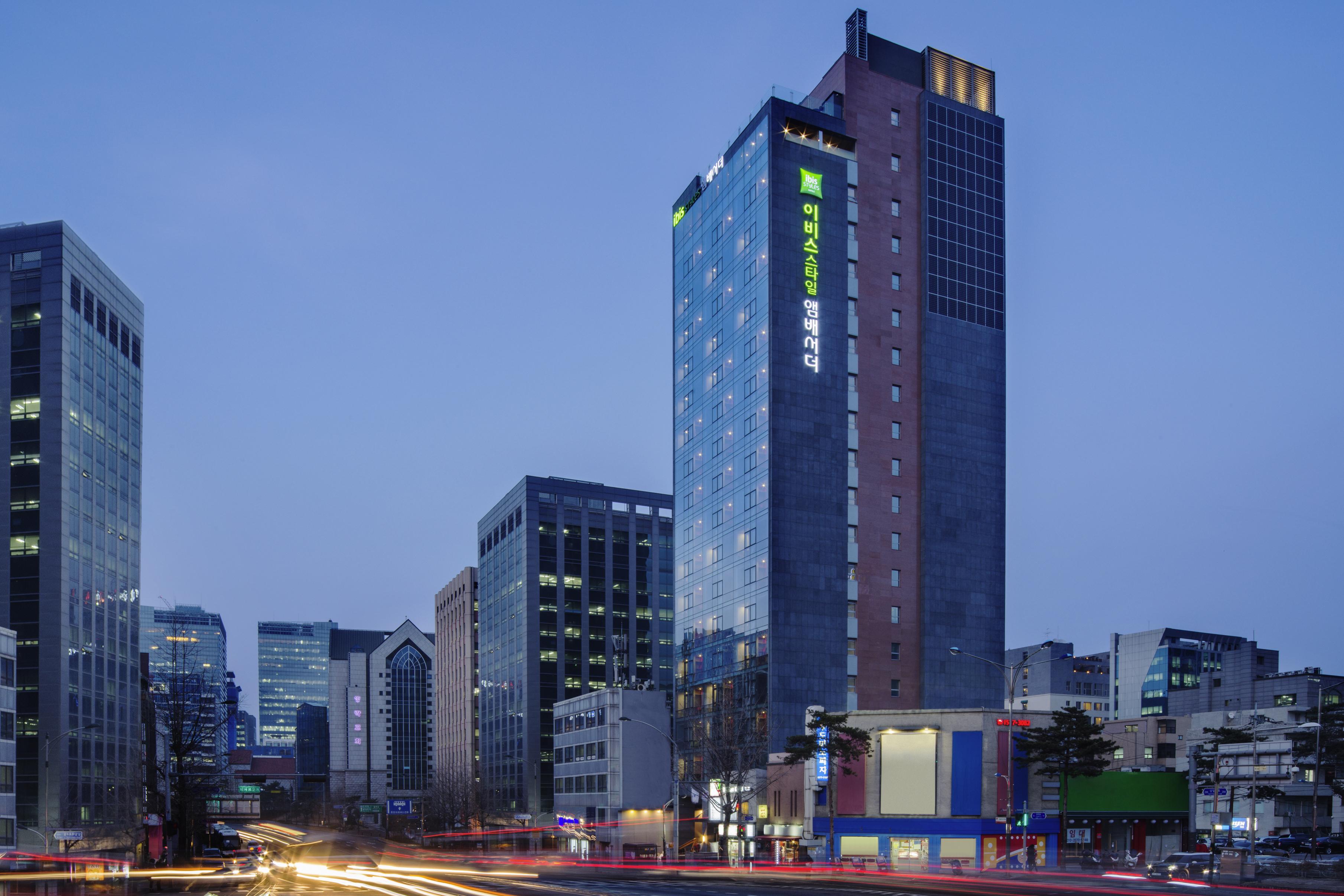 Ibis Styles Ambassador Seoul Myeong-Dong Hotel Exterior foto