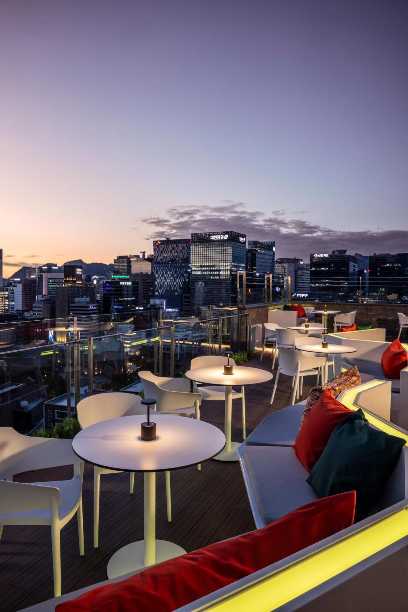 Ibis Styles Ambassador Seoul Myeong-Dong Hotel Exterior foto
