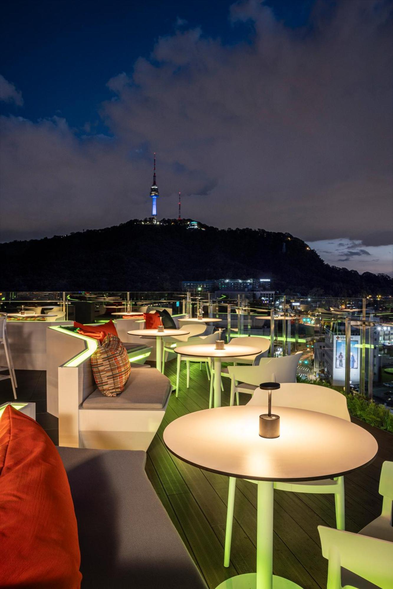 Ibis Styles Ambassador Seoul Myeong-Dong Hotel Exterior foto